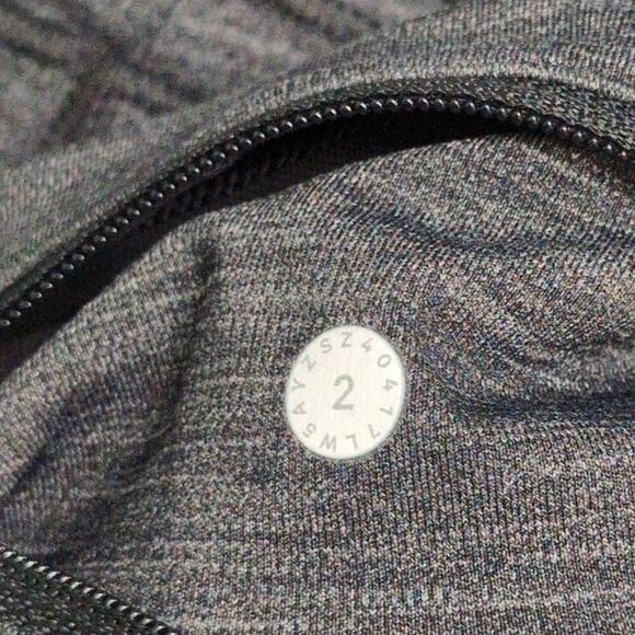 Lululemon Speed Up Tight Grey High Waisted Mid Rise Leggings Side Pockets Size 2 - Picture 5 of 8